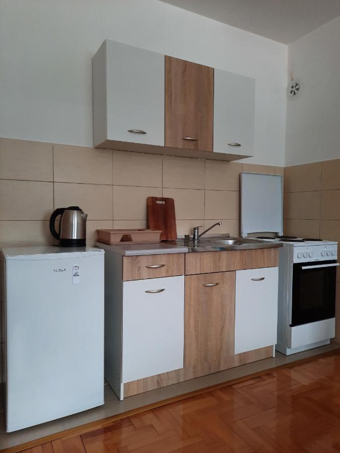Apartment Jovovic 플루지네 외부 사진