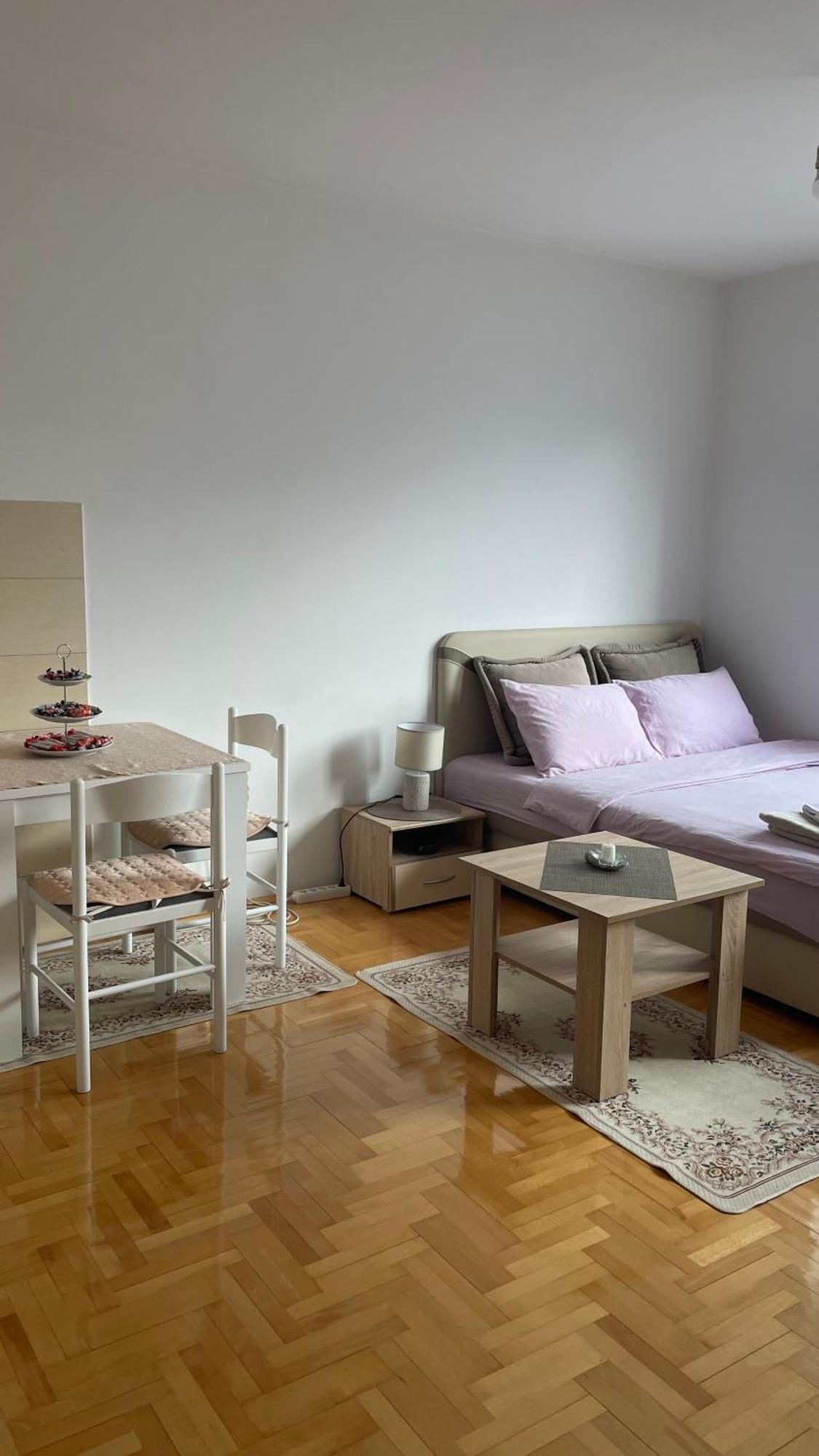 Apartment Jovovic 플루지네 외부 사진