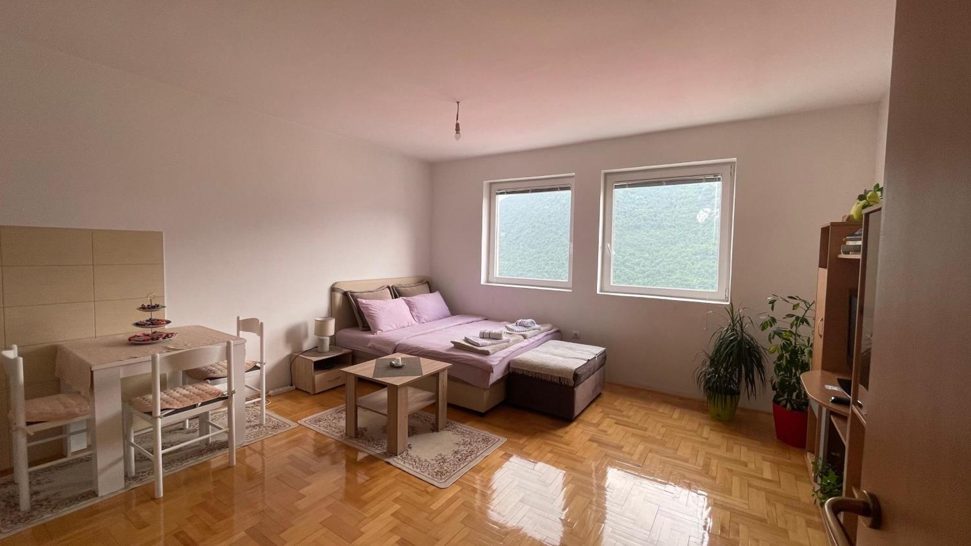 Apartment Jovovic 플루지네 외부 사진